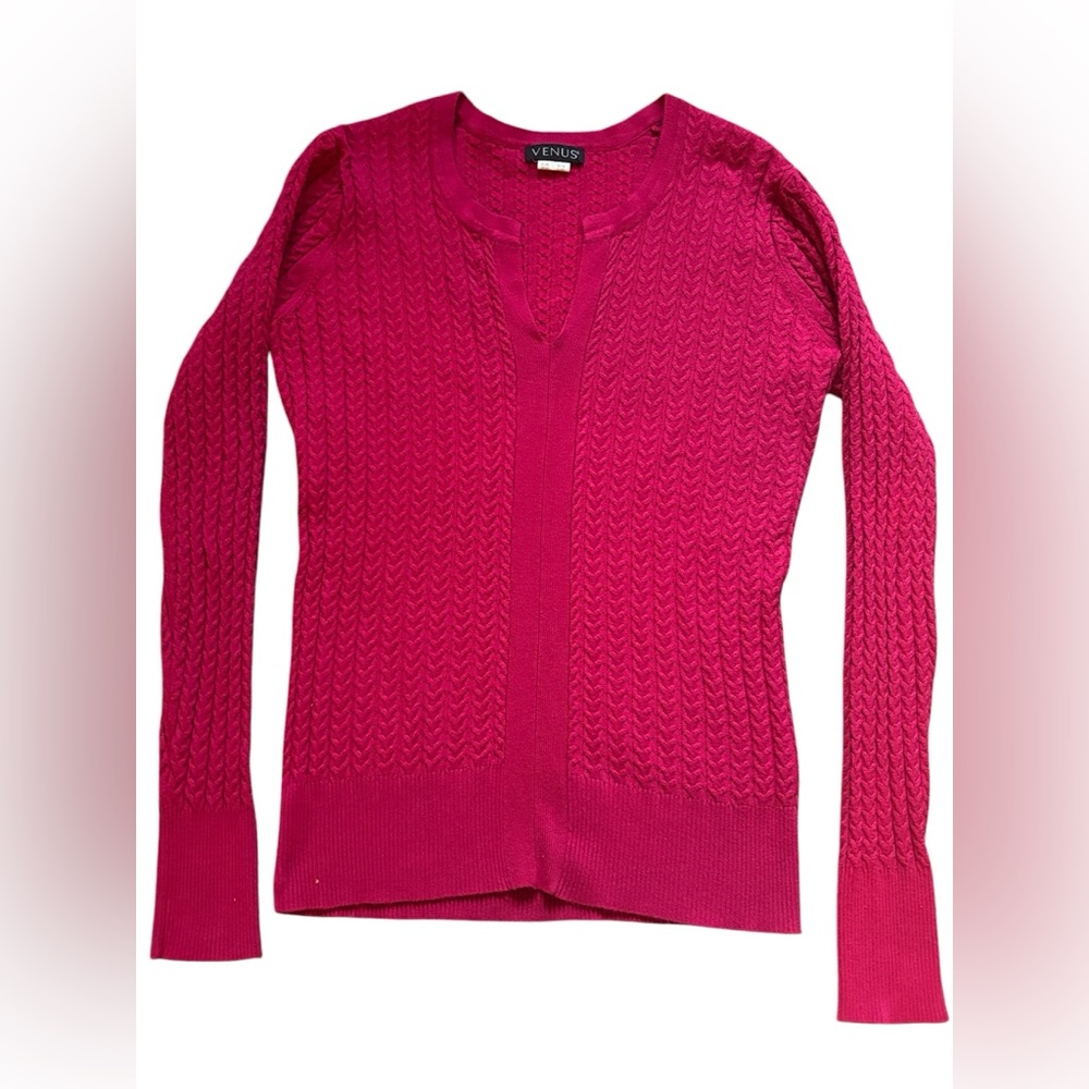 Women Venus pink sweater in size S. Perfect Condition. Comfy